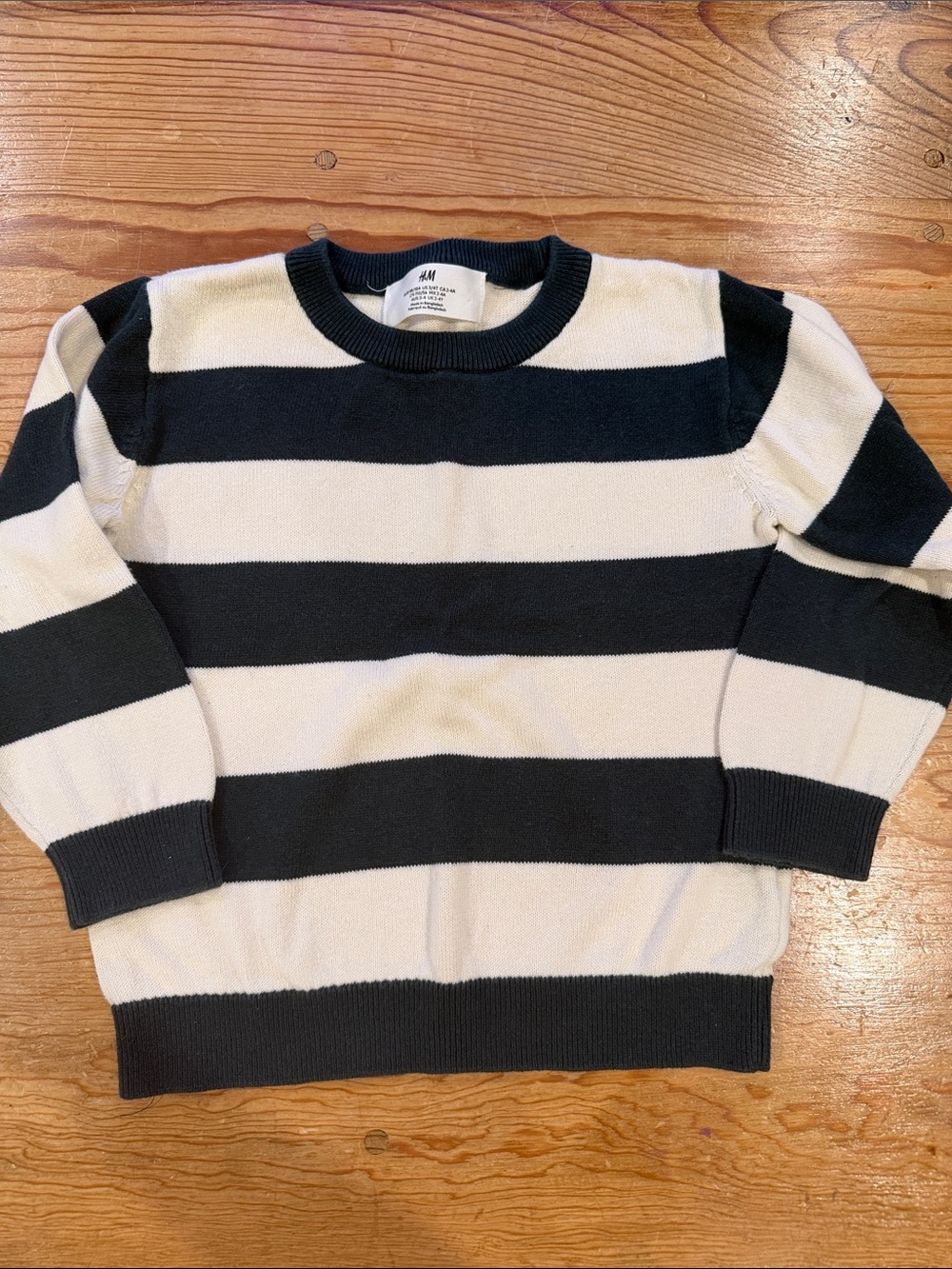 H&M Green & White Sweater